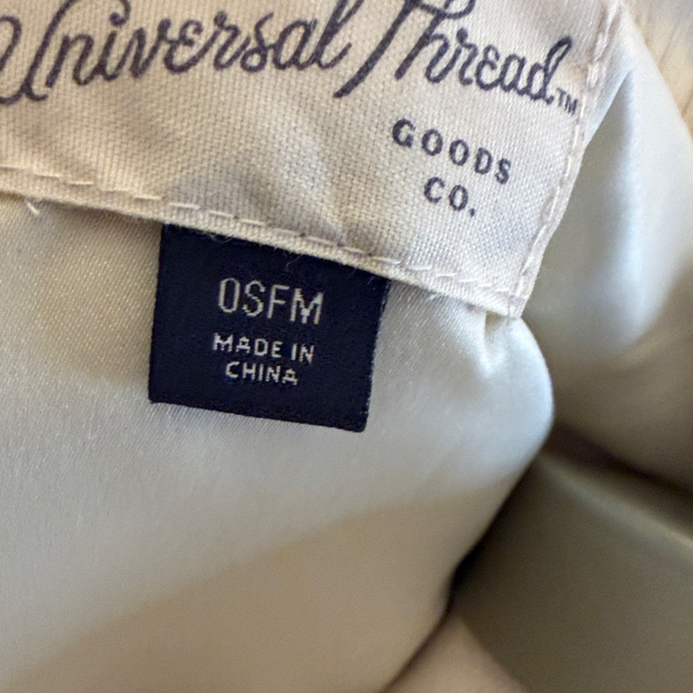 Universal Thread Cream Faux Fur Vest - Picture 3 of 6